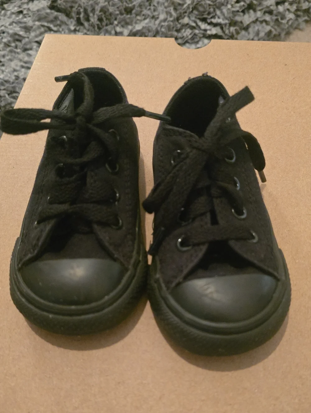 Converse Black Toddler Kids Low-Top Canvas Sneakers [Size 4]